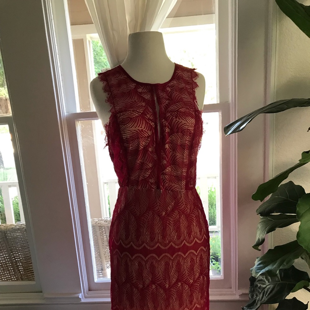 bebe keyhole dress